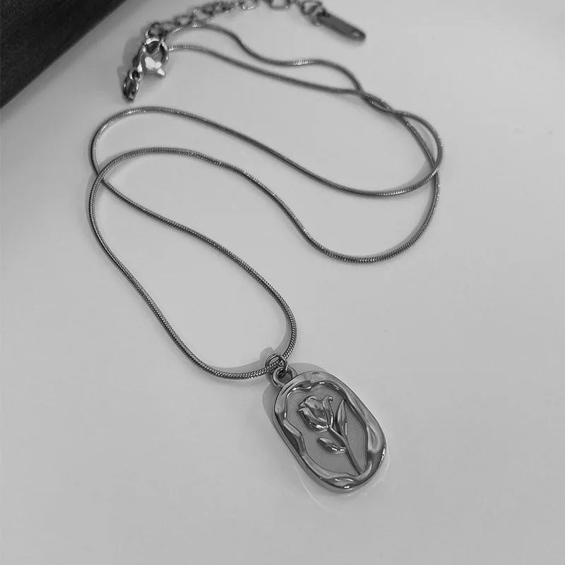 The Fleuret Necklace