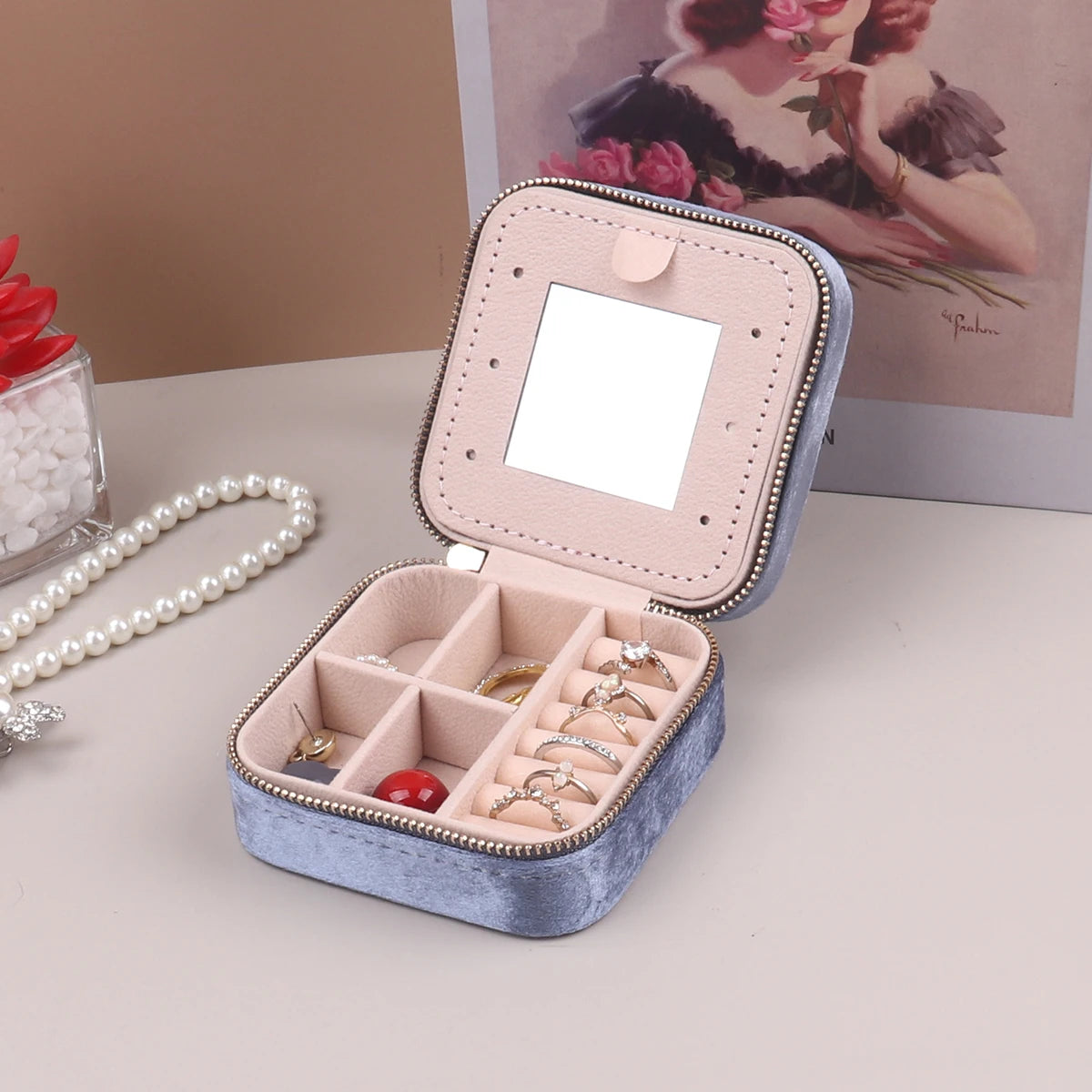 The Vaultette Mini