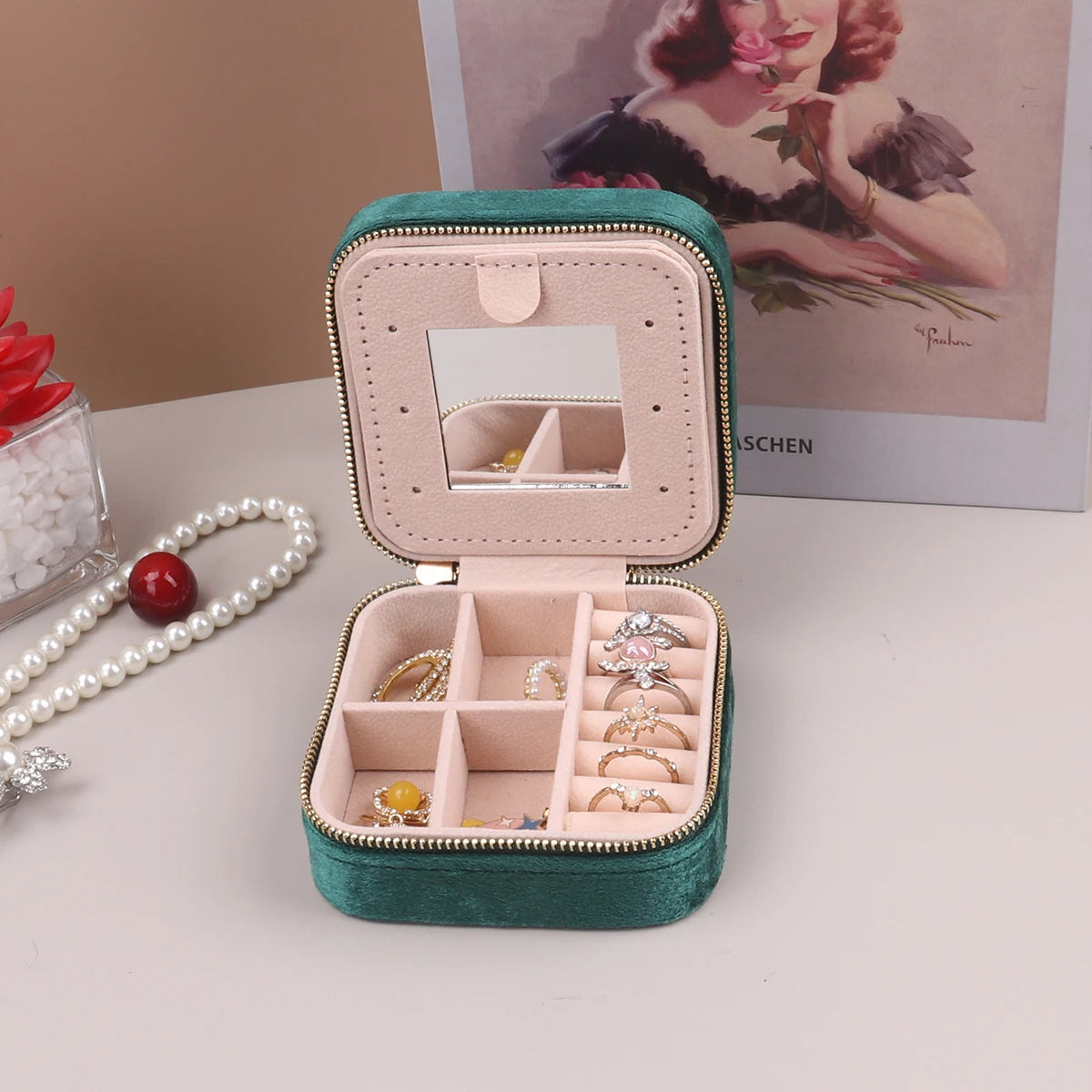 The Vaultette Mini