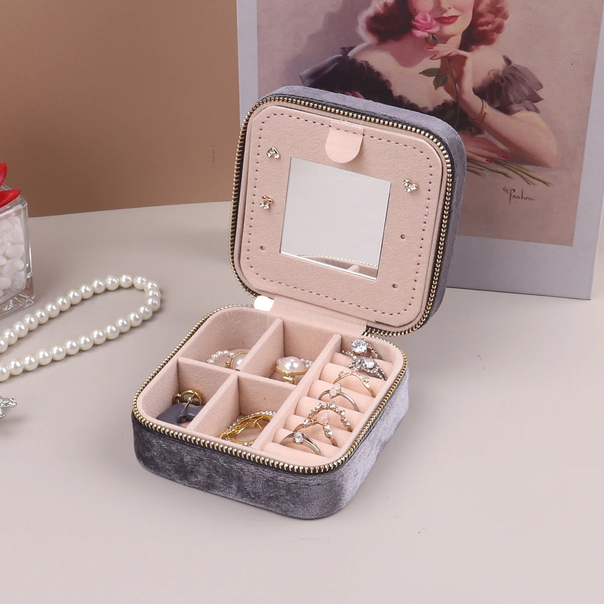 The Vaultette Mini